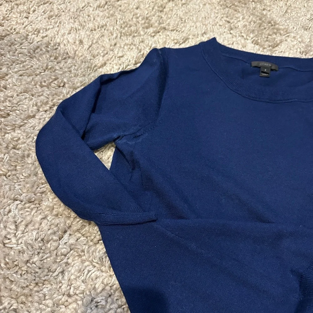 Beautiful midnight blue J.Crew women’s size small sweater